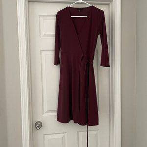 BR Wrinkle-Resistant Wrap Dress